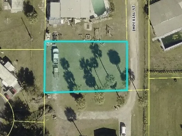 101 Imperial St, North Fort Myers, FL 33917