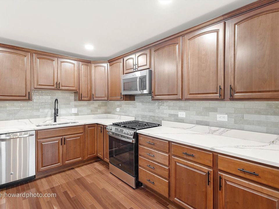2nd image of 431 W Millers Rd