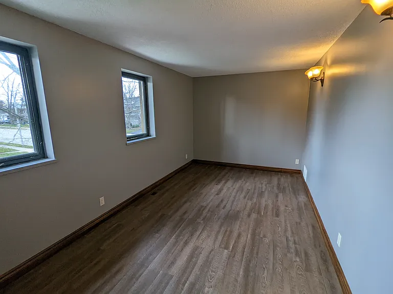 21 Wintemute St #4 — Photo 6
