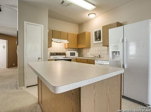 4th image of 10219 Southcreek