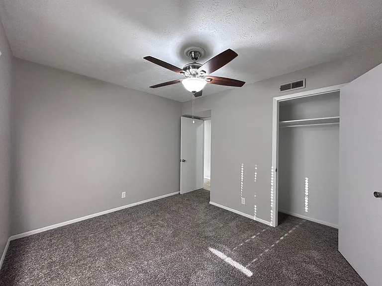 4532 Lynnmont Rd — Photo 31