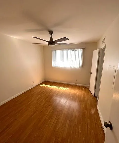 1288 Barry Ave #6 — Photo 6