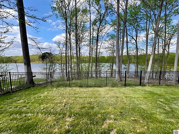 3rd image of 726 Breckinridge Point
