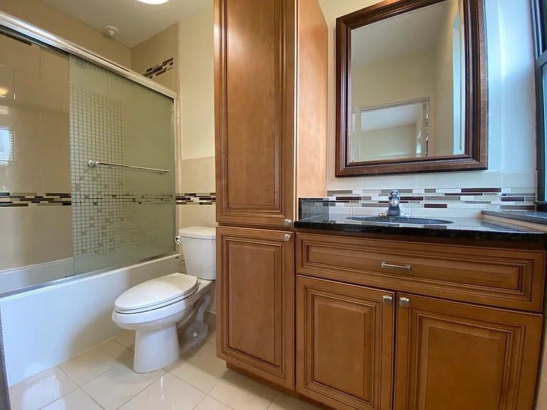 4552 N Clark Street — Photo 25
