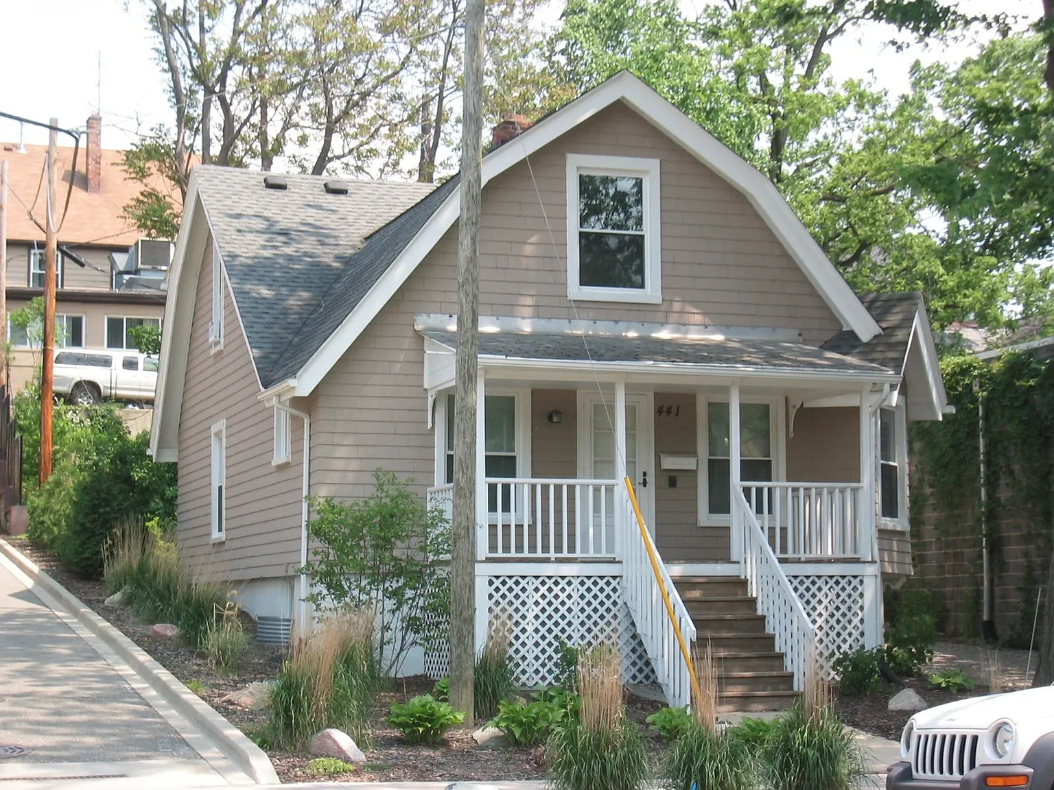 441 S Ashley St photo 1