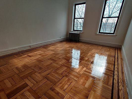 3rd image of 308 E 209th St APT 23