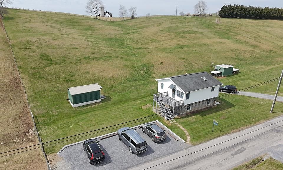 1st image of 454 Old Airport Rd