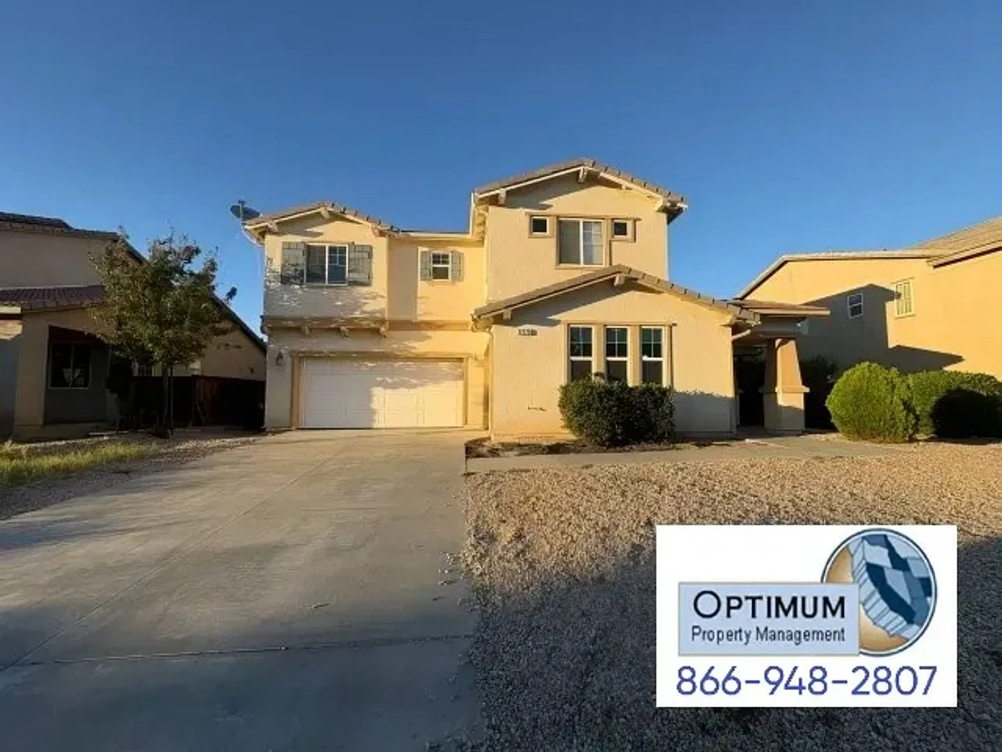 Spacious 5-Bedroom, 4-Bathroom Home with Dual Master Suites & Downstairs Bedroom! — Photo 1