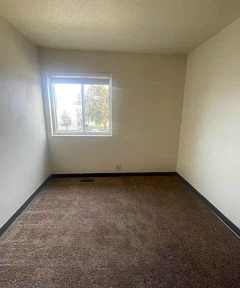 Willow Springs Apartments — Photo 42