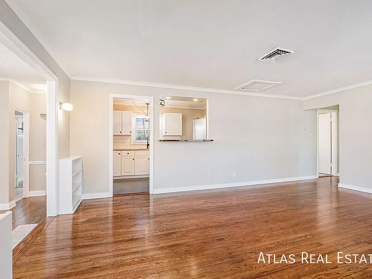 6043 Fontana St — Photo 5