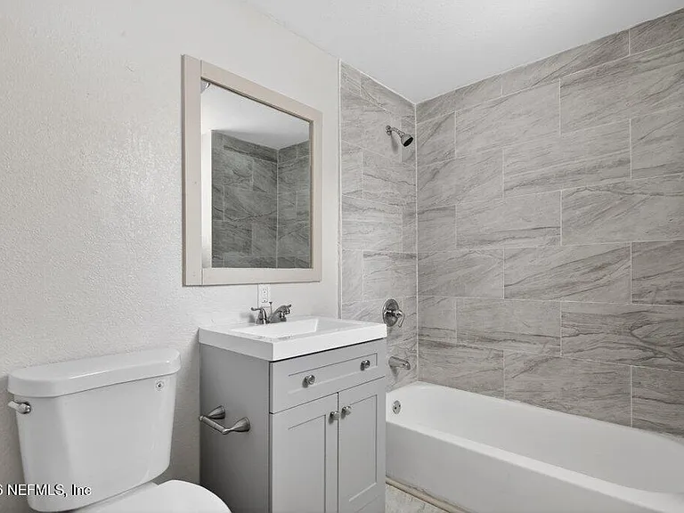 845 Ontario St — Photo 27