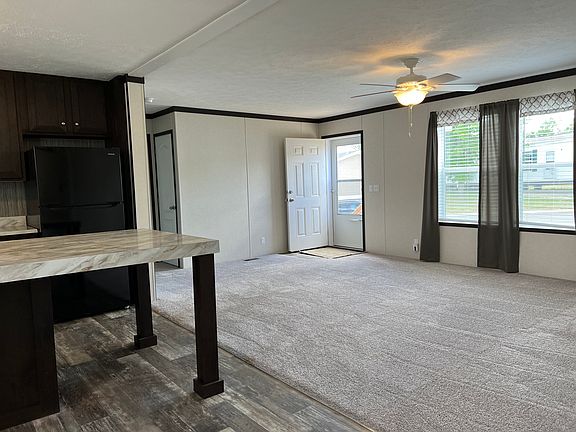 3rd image of 178 Oak Ave #178