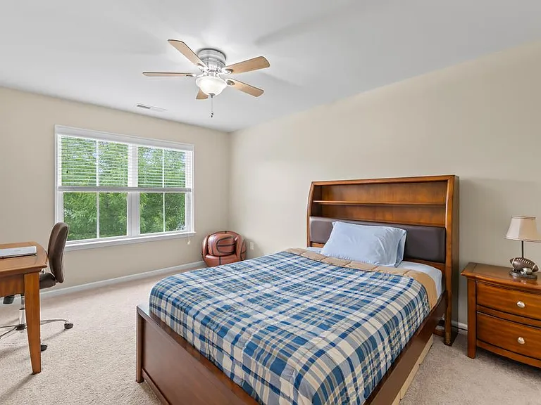 1084 Crescent Moon Dr — Photo 33