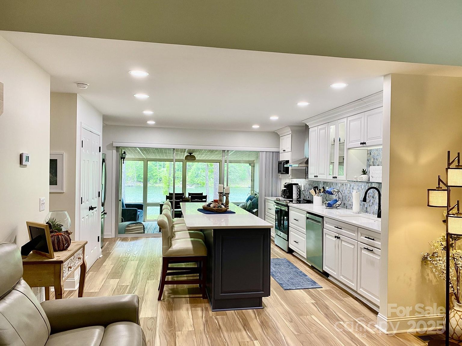 118 W Lake Dr N #205