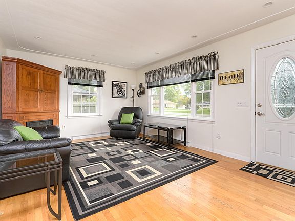 5th image of 308 Pepperidge Ln