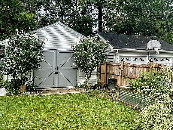 5th image of 207 N Beaumont Ave