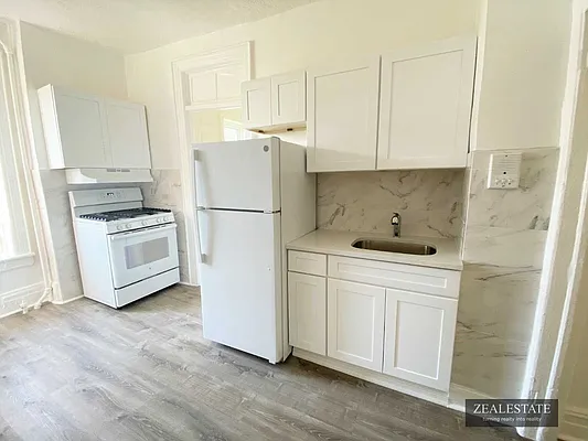 Rented by ZealEstate Group Inc | media 20