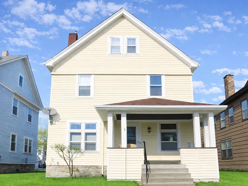 1115 4th St SE