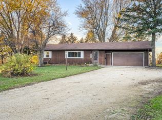 2917 Westfield Rd, Winnebago, IL 61088