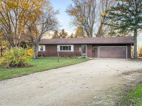 2917 Westfield Rd, Winnebago, IL 61088
