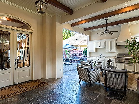 Large Private Courtyard 