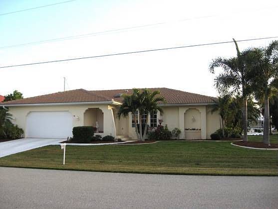 1st image of 2725 Saint Thomas Dr