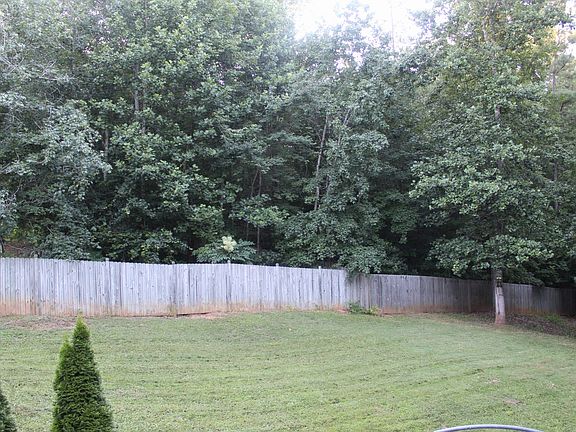 Pet friendly back yard