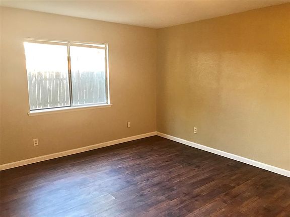 5th image of 941 Longhorn Dr