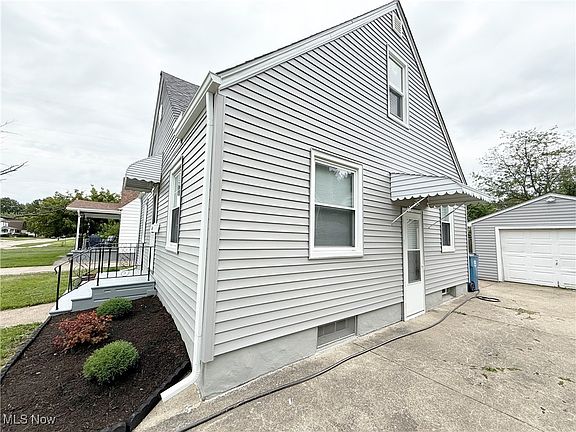 4th image of 2438 E 34th St