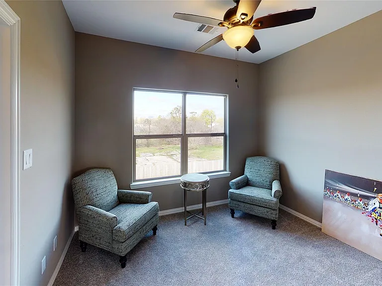3911 Griggs Rd — Photo 33