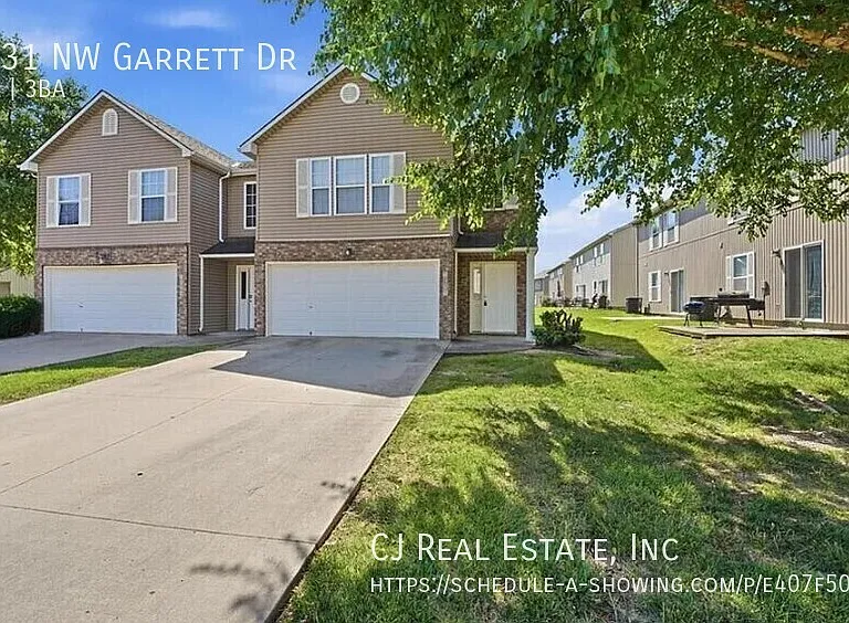1631 NW Garrett Dr — Photo 1