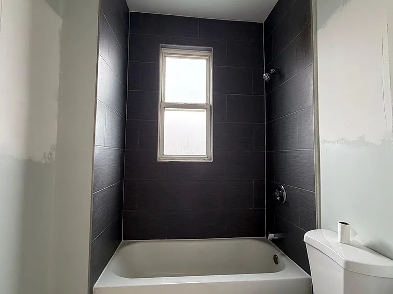480 Avon Ave #G3 — Photo 4