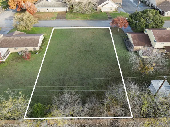 319 Allen Dr, Justin, TX 76247