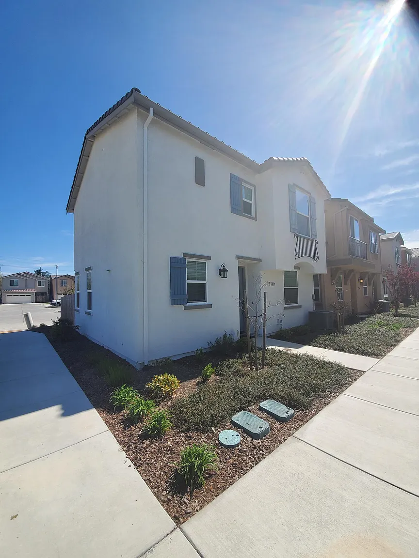 7819 Zaragoza Walk photo 1