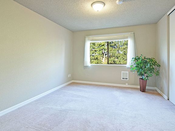 5th image of 750 N 143rd St Unit 209