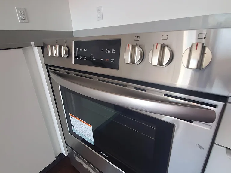 718 Clay St #103 — Photo 4