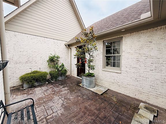 4th image of 4107 Churchill Ln