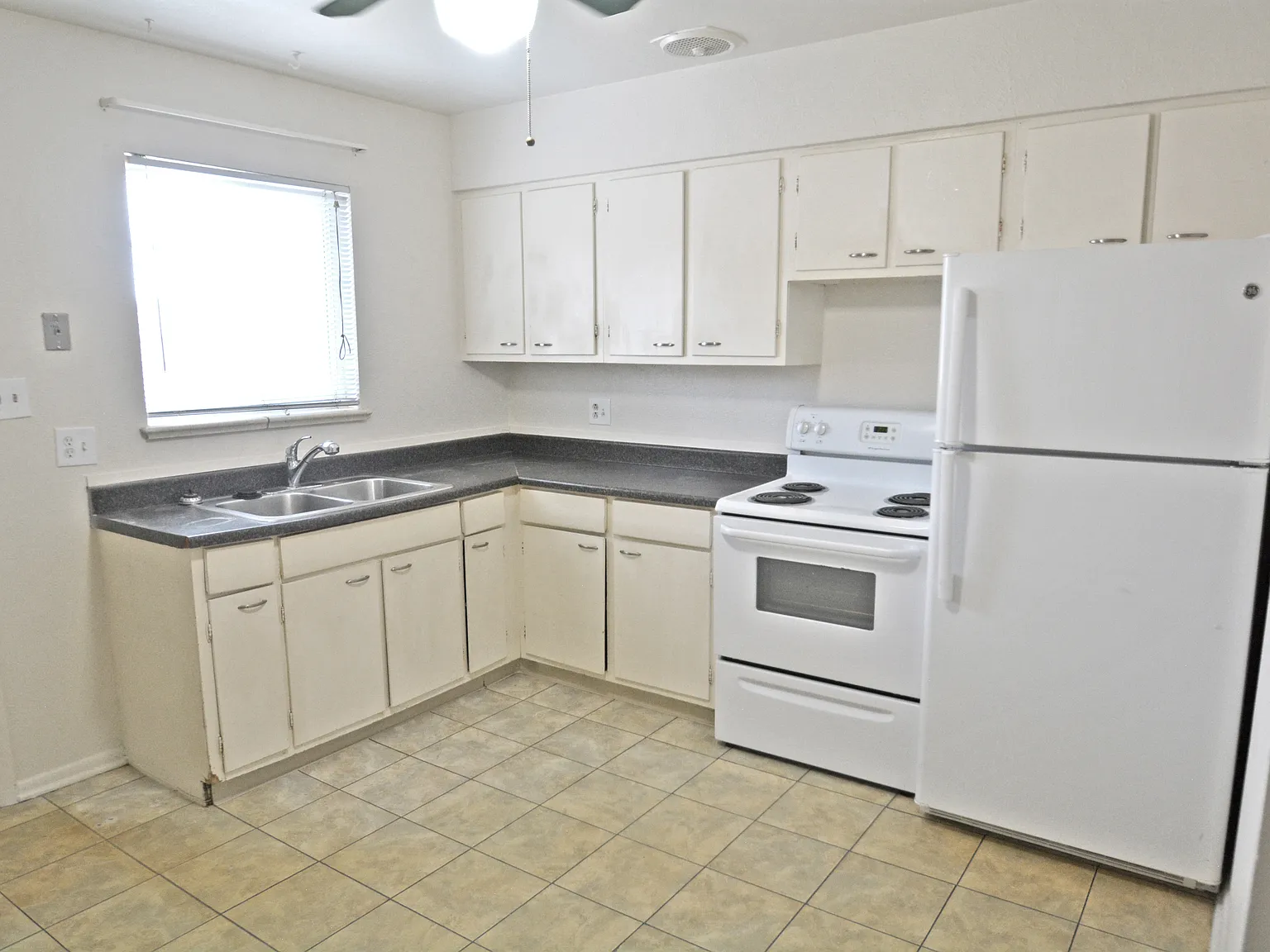 2 bed, 750 sqft, $1,450 — Photo 4