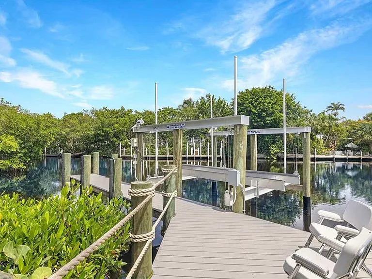 512 Periwinkle Way — Photo 47