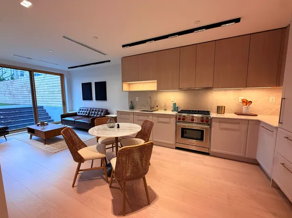 636 Lorimer Street image 6 of 20