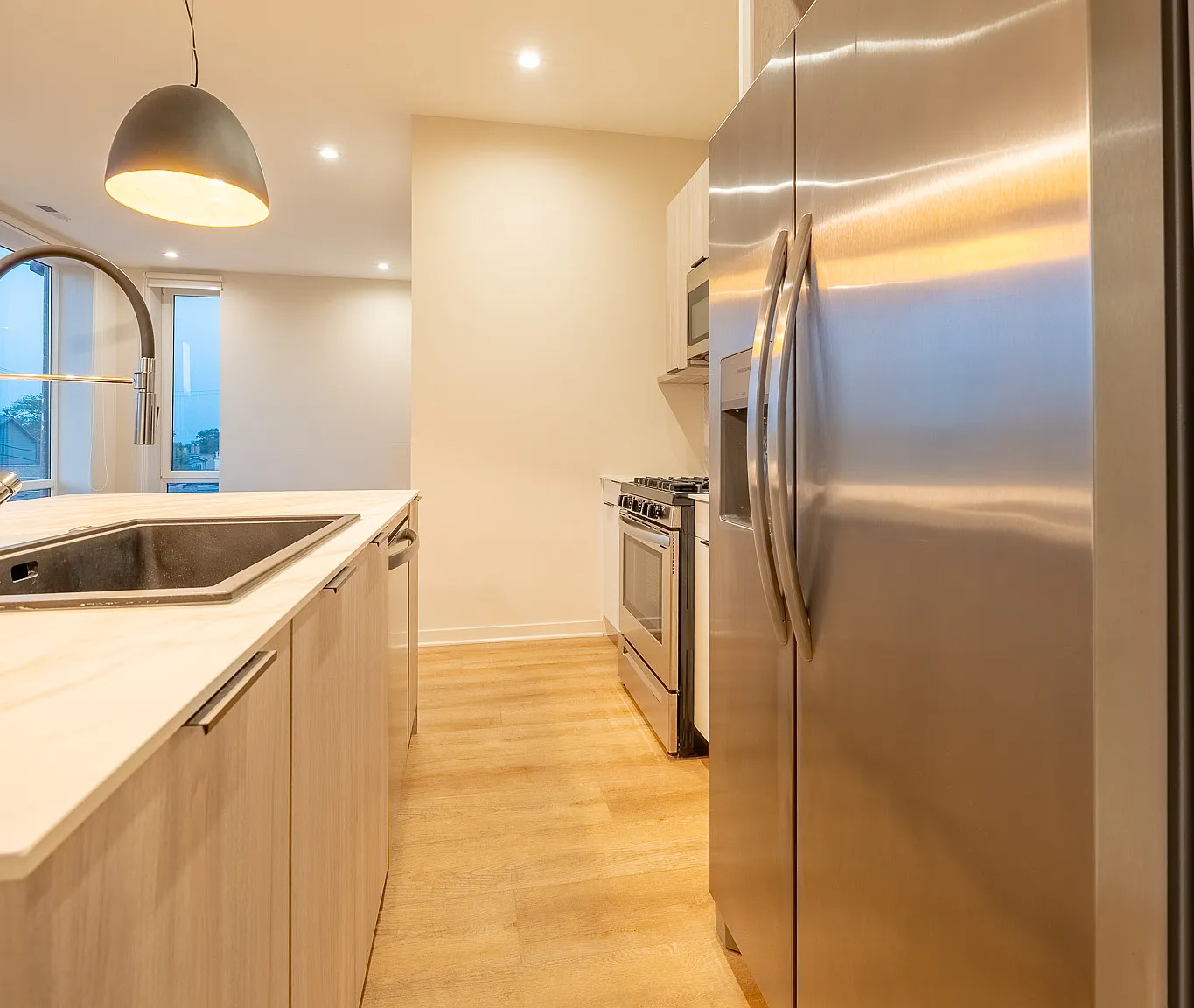 3 bed, 1335 sqft, $3,150 — Photo 2