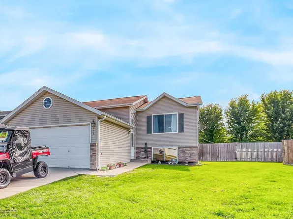 5560 18th St S, Fargo, ND 58104