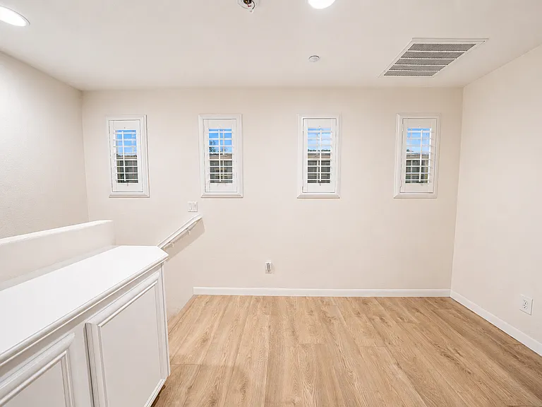 312 Bishop Dr — Photo 23