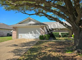 700 Park Meadows Dr, Hewitt, TX 76643
