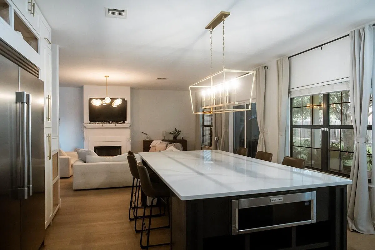4 bed, 2.5 bath, 3659 sqft, $2,950 — Photo 4