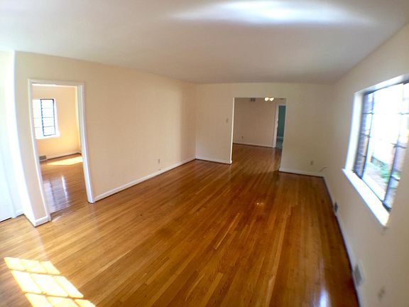 4th image of 3212 Park Ave #A