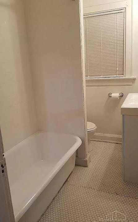 2nd image of 2326 Highland Ave