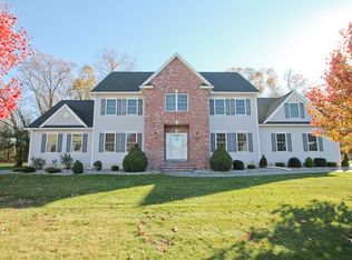 57 Windermere Dr, Agawam, MA 01030