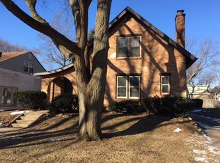 653 N Webster St, Naperville, IL 60563