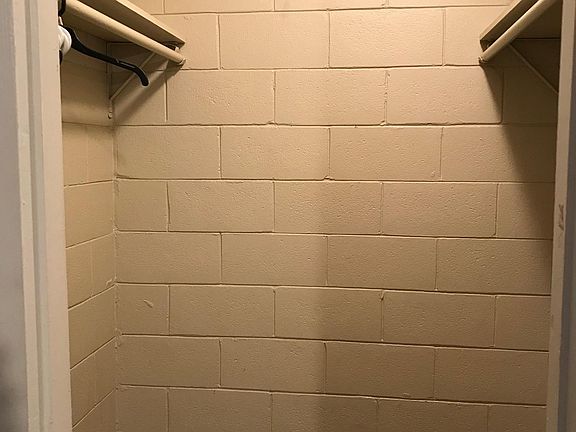 5th image of 2241 W Pensacola St APT 34